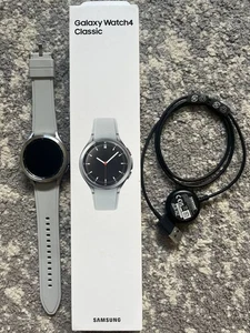 Samsung Galaxy Watch4 Classic Watch 4 46mm Silver LTE - Bild 1 von 2