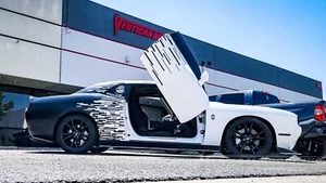 Dodge Challenger 2009-2023 Vertical Lambo Door Conversion Kit Vertical Doors Inc - Bild 1 von 9