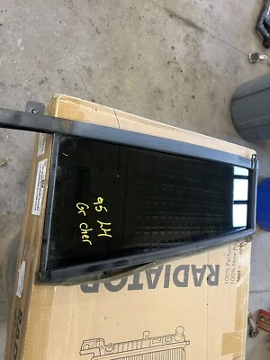 Jeep Grand Cherokee LH 1995-1998 puerta trasera lado del conductor ventana de ventilación tintada OEM  Foto 1 de 4