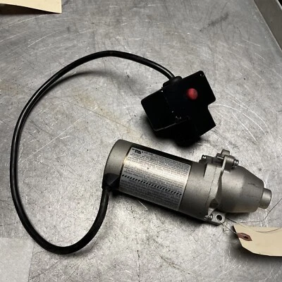 OEM GOOD USED CUB CADET 208CC SNOWBLOWER ELECTRIC STARTER 951-10645B - Image 1 of 4