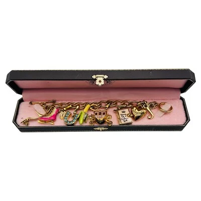 Pulsera Juicy Couture Oro Dije Diario Carruaje Corazón J U Banana Patín Tacón Y2K Foto 1 de 4
