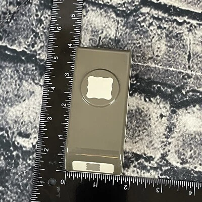 Stampin' Up! PETITE CURVY LABEL Paper Punch small - Image 1 of 4