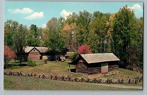 London Kentucky KY Pioneer Museum Log Barn Levy Jackson Postcard 1950s - Picture 1 of 2