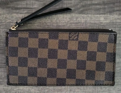 *Sale* Gently Used IMITATION LOUIS VUITTON LONG ZIPPERED CLUTCH WALLET 👀Look!👀 - Image 1 of 4