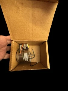 Motor síncrono Hurst PC-DA-990497 1 RPM 115 V AC 100 oz-in par - Imagen 1 de 2