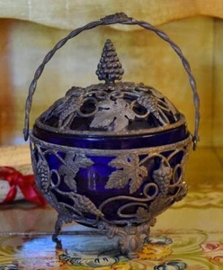 Stunning Antique French Blue Glass Bon Bon Dish, Lid & Handle, Grapes & Vines - Picture 1 of 23