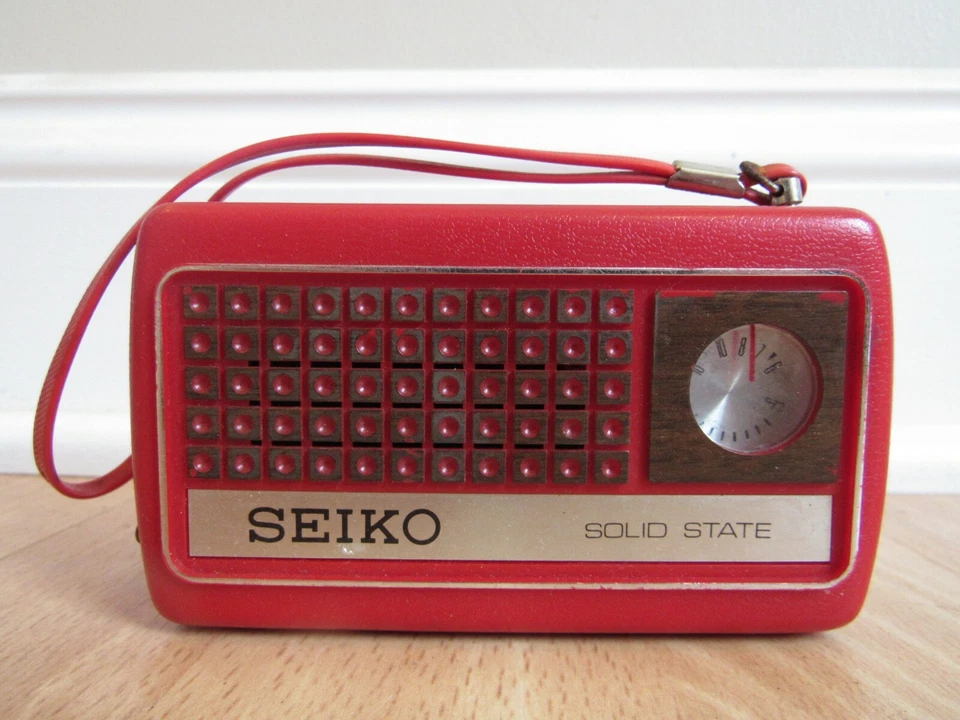 RARE vintage SEIKO transistor radio solid state mcm retro RED! - Image 1 of 4