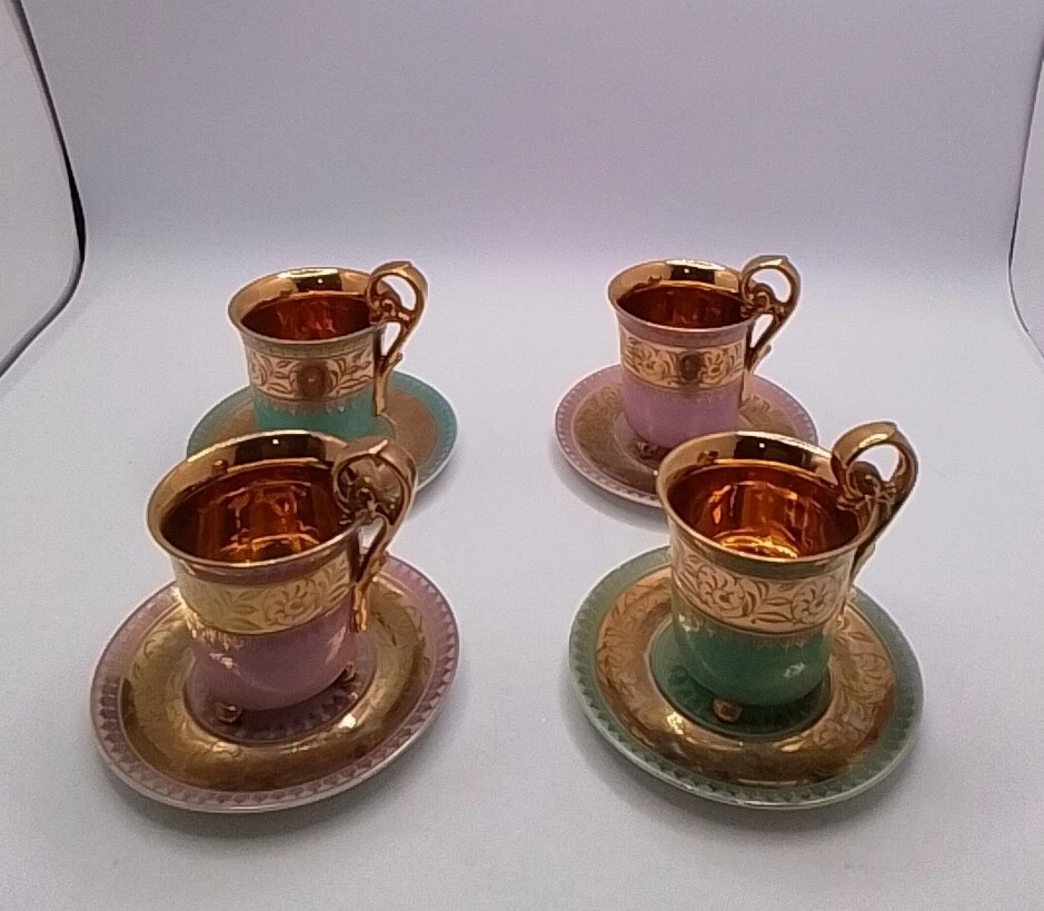 Набор из 4 маленьких кофейных чашек и блюдец в турецком стиле с золотом - Изображение 1 из 4