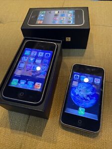 2 Apple iPhone 3GS - 8GB - Black (Unlocked) A1303 (GSM) X2