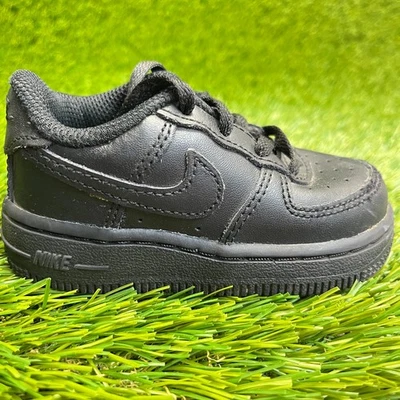 Nike Air Force 1 LE Niño Pequeño Talla 5C Triple Negro Caminar Cuero Zapatos Tenis Foto 1 de 4