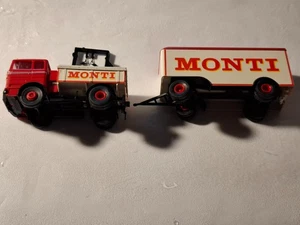 Brekina  1:87 - Circus Monti - Mercedes  Zugmaschine  mit Anhänger - aus Regal - Bild 1 von 7
