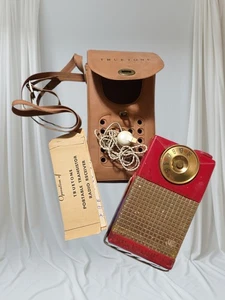 Vintage 1958 Red Truetone Portable Untested AM Radio #DC3902 Made in U.S.A. - Picture 1 of 24