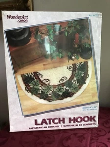 New Sealed Caron Wonder Art IVY Latch Hook Half-Circle Rug Kit # 4783 16" x 33" - Picture 1 of 8