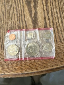 1975 Lost Years Uncirculated D Set, 1975 And 1976 In Same Cello! - Picture 1 of 2
