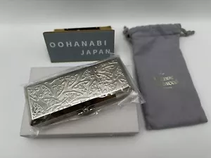 Vivienne Westwood Metal Estuche para Cigarrillos Metal Delgado ORB Plata Nuevo Envío Grabado - Imagen 1 de 8