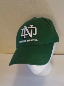 UND Universidad de Dakota del Norte Nike gorra de béisbol sombrero OSFM - Imagen 1 de 5