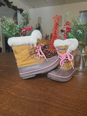 Botas London Fog para niñas pequeñas gamuza Snow Commander forradas de piel sintética marrón talla 9 Foto 1 de 4