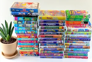 Mix Lot 48 Of Disney Winnie The Pooh, Barney, Teletubbies Kids VHS Tapes - Bild 1 von 4