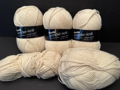 4 + Fios Bucilla Wonder-Knit Peso Penteado Creme Off White 4 Oz Fios - Imagem 1 de 4