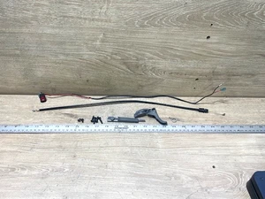 Gatillo de acelerador de cadena de gas Craftsman WS2200 2 ciclos, cable, alambre, tornillos USADO - Imagen 1 de 6
