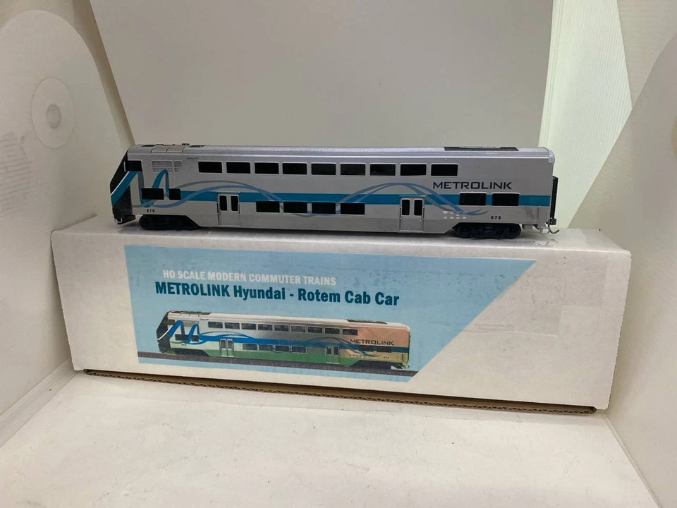 HO Metrolink Rotem Coach/CAB Car, lights, DCC ESU Sound, custom, figures - Image 1 of 4