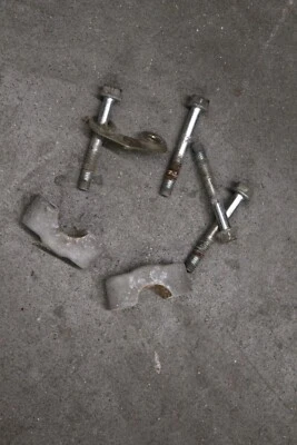 2000 KAWASAKI PRAIRIE 300 4X4 HANDLEBAR CLAMPS & BOLTS 99 00 01 02 #2 - Image 1 of 4