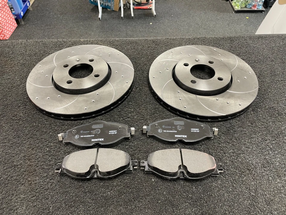 DISCOS Y PASTILLAS DE FRENO RANURADOS PERFORADOS PERFORADOS PARA VOLKSWAGEN UP 1.0 GTI Foto 1 de 1