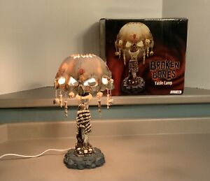 Rare VTG Wicked Skulls & Bones Table Lamp DAY of DEAD Halloween Goth