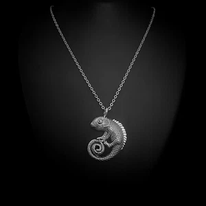 Unisex Vintage Look Silver Engraved Chameleon Pendant Necklace Jewellery Gift - Picture 1 of 6