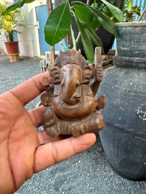 Figura de colección del dios hindú Ganesha tallada a mano de madera antigua de 1800 3 x 2,5" Foto 1 de 4