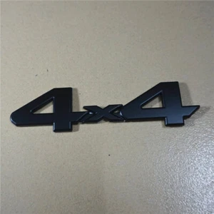1x Negro Mate Grande 4x4 Metal Insignia Emblema Calcomanía Adhesiva 3D Puerta Guardabarros Carreras V6 - Imagen 1 de 13