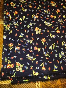 2.3yd(84")Lx46"W floral small print on navy crepe woven synthetic fabric - Picture 1 of 7