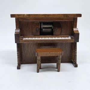 Banco de madera miniatura para piano vertical para casa de muñecas escala 1:12 caja de música funciona - Imagen 1 de 15