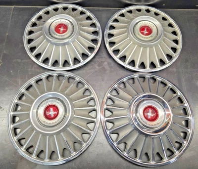 1967 年福特野马 14 英寸车轮盖。    四件套精美原始设备制造商二手 — 第 1/4 张图片