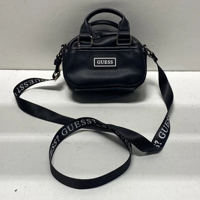 Bandolera sintética negra Guess Foto 1 de 4