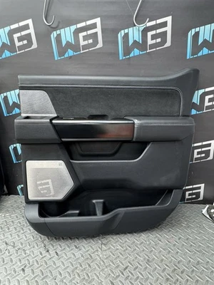 OEM 2021-2023 FORD F150 PLATINUM PANEL PUERTA TRASERO DERECHO PASAJERO CUERO NEGRO Foto 1 de 4