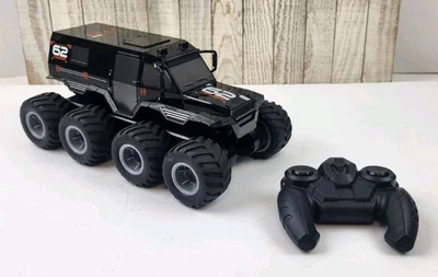 JJRC Q137 8X8 2.4G Remote Control Car 8Wd Off-Road Amphibious Stunt Vehicle - Image 1 of 4