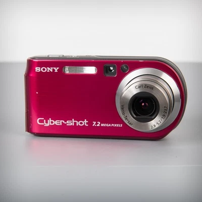 Sony Cyber-shot DSC-P200 7.2MP Digital Camera - Purple - Image 1 of 4