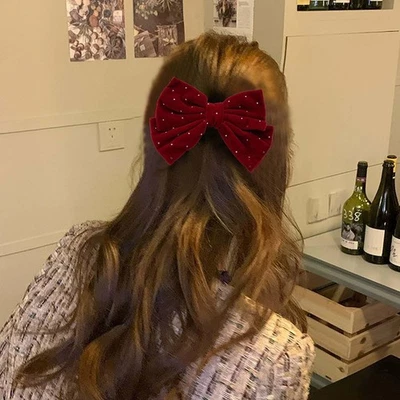 Pinza de moño grande de terciopelo rojo con cinta de satén de cristal estilo pasador de pelo Foto 1 de 4