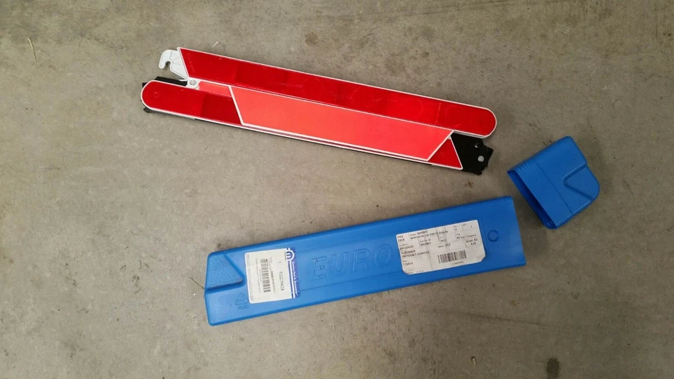 Jeep Dodge Chrysler - Triángulo de advertencia de seguridad de emergencia genuino 82209428 Foto 1 de 1