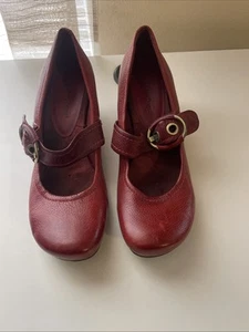 Zueco Mary Jane "Fecha" con correa de cuero Redwood Bare Traps talla 10 - Imagen 1 de 12