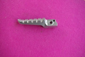 Rejilla de pie trasera derecha Aprilia SX125 RX125 desde 2017 8146864 - Imagen 1 de 4