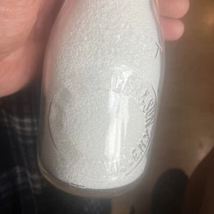 Widger Ellicottville NY Cattaraugus County Pint Milk Bottle - Picture 1 of 3