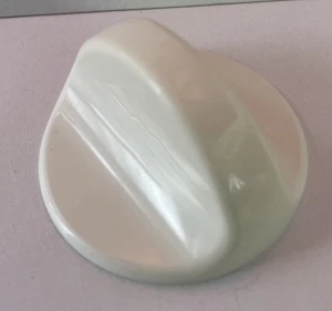 FRIGIDAIRE 0251 STOVE RANGE STOVE KNOB White ORIGINAL D=1.5 inch - Picture 1 of 8