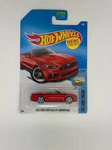 Ford Mustang GT 2017 convertible rojo Hot Wheels 2015 - nuevo de fábrica #7/365 - Imagen 1 de 1