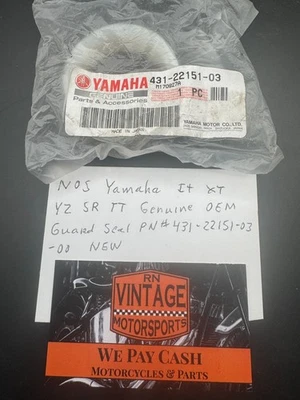 Nuevo de Lote Antiguo Yamaha IT XT YZ SR TT Original OEM Sello Protector Parte # 431-22151-03-00 Foto 1 de 3