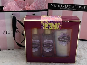 NIB Vtg Victoria’s Secret BERRY KISS Body Mist/Lotion/Wash 3 GIFT SET Original - Picture 1 of 4
