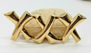 14kt Gelbgold * Hochglanzpolierte Oberfläche XXX Kisses Hohlnadel/Brosche Vintage - Bild 1 von 6