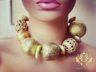 Collar Aimee Fuller Declaración Hecho en África Cuentas de Oro Cepillado Malí Latón Bicono Foto 1 de 4