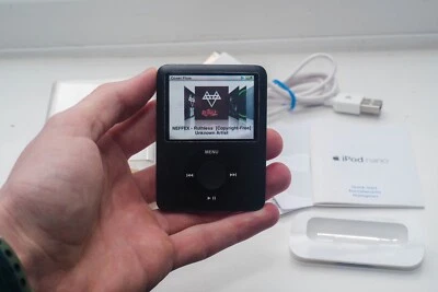Apple iPod Nano 8GB 3rd Generation - Black 10/10 - Image 1 of 4